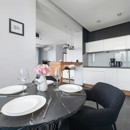 With A River View Near The Old Town By Renters Prestige * Βρότσλαβ