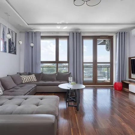 With A River View Near The Old Town By Renters Prestige Βρότσλαβ