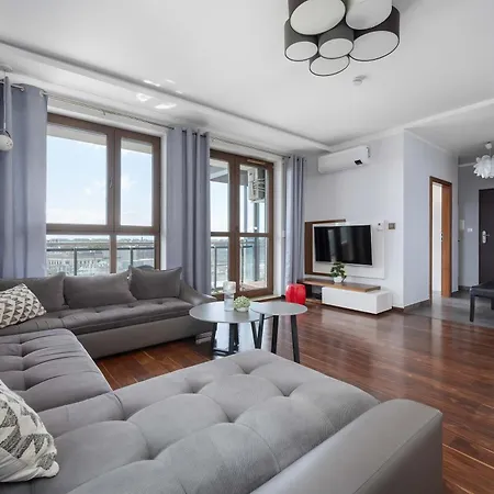 With A River View Near The Old Town By Renters Prestige Διαμέρισμα *